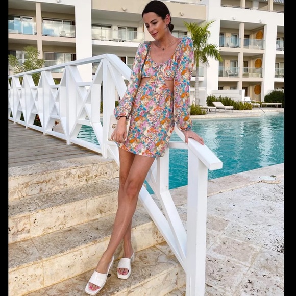 Wild fable Fit & Flare Long Sleeve Floral Cutout Dress. Size M - Picture 4 of 14